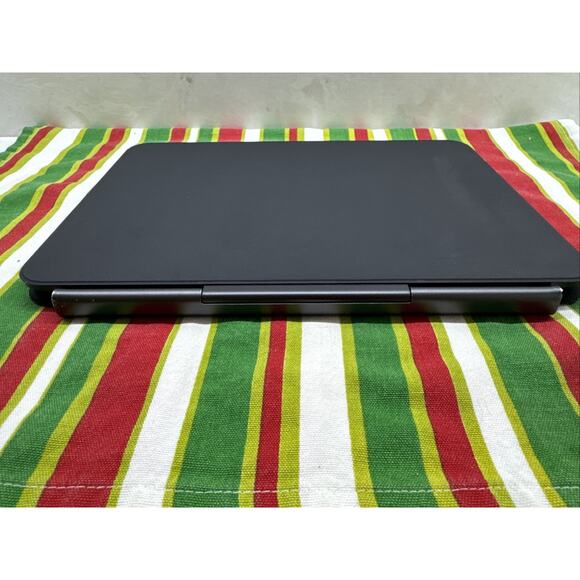 Genuine Apple A2975 Magic Keyboard for iPad Pro 11" M2 M3 M4 Black Pencil Holder - Picture 9 of 14